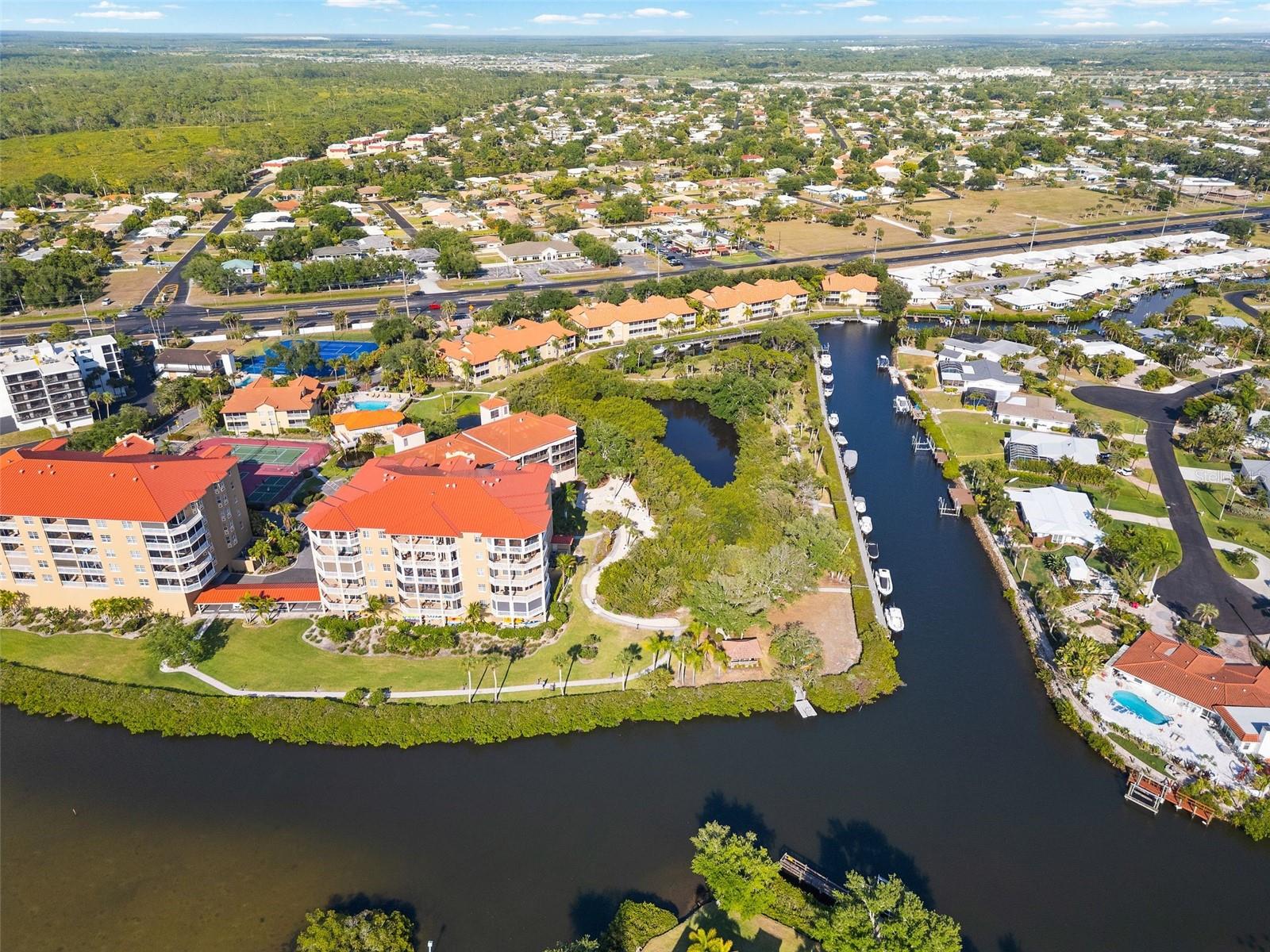 BLACKBURN HARBOR RESIDENCES - Residential