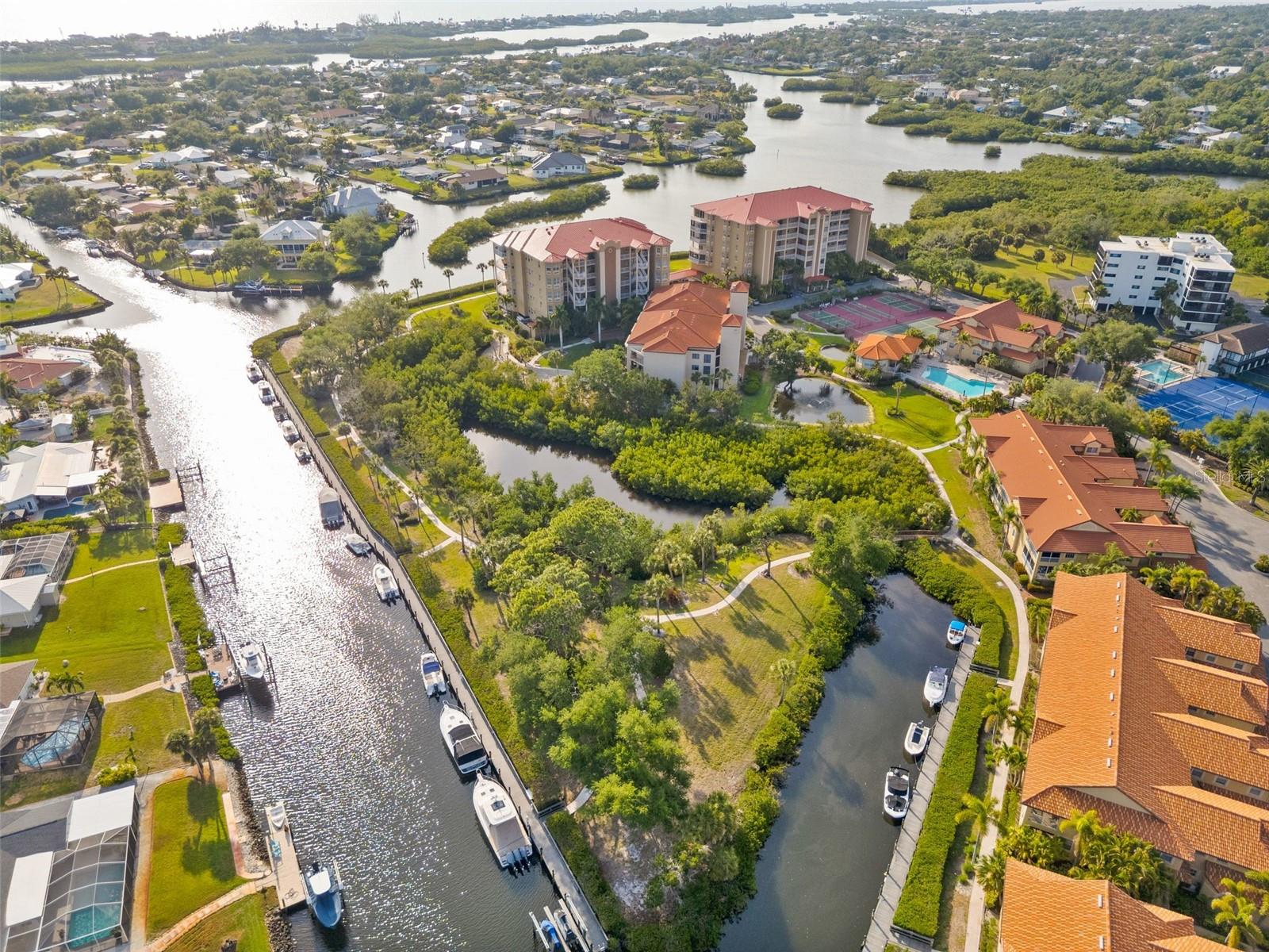 BLACKBURN HARBOR RESIDENCES - Residential