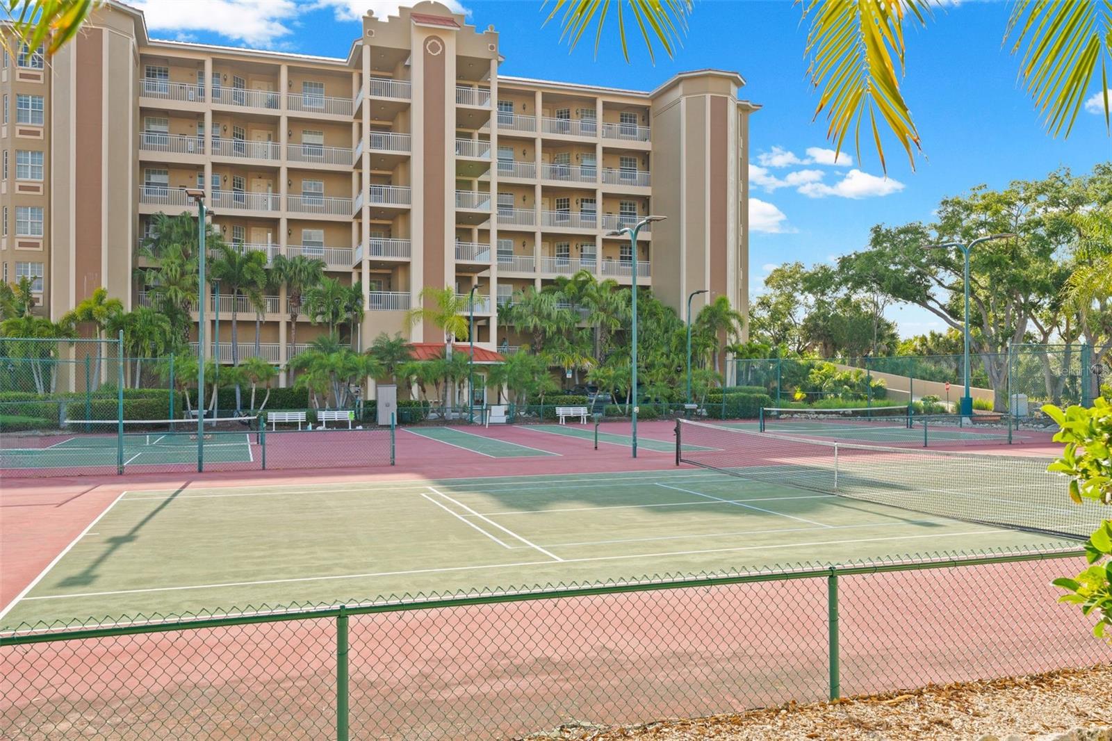 BLACKBURN HARBOR RESIDENCES - Residential