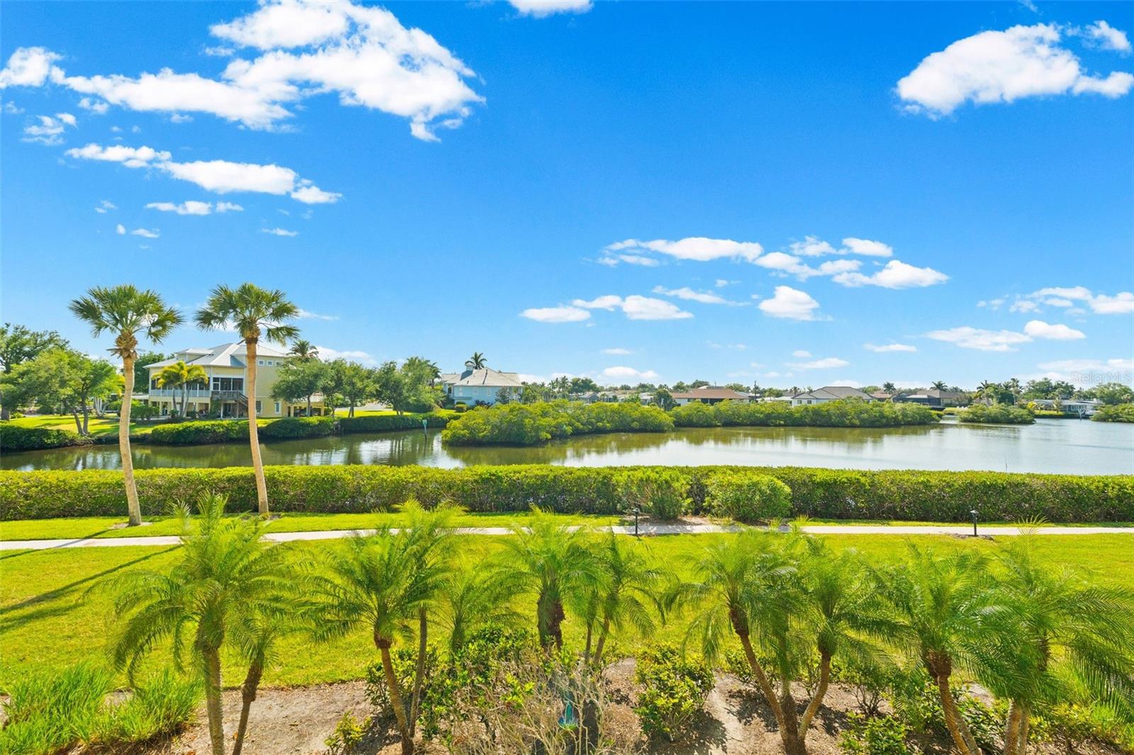 BLACKBURN HARBOR RESIDENCES - Residential