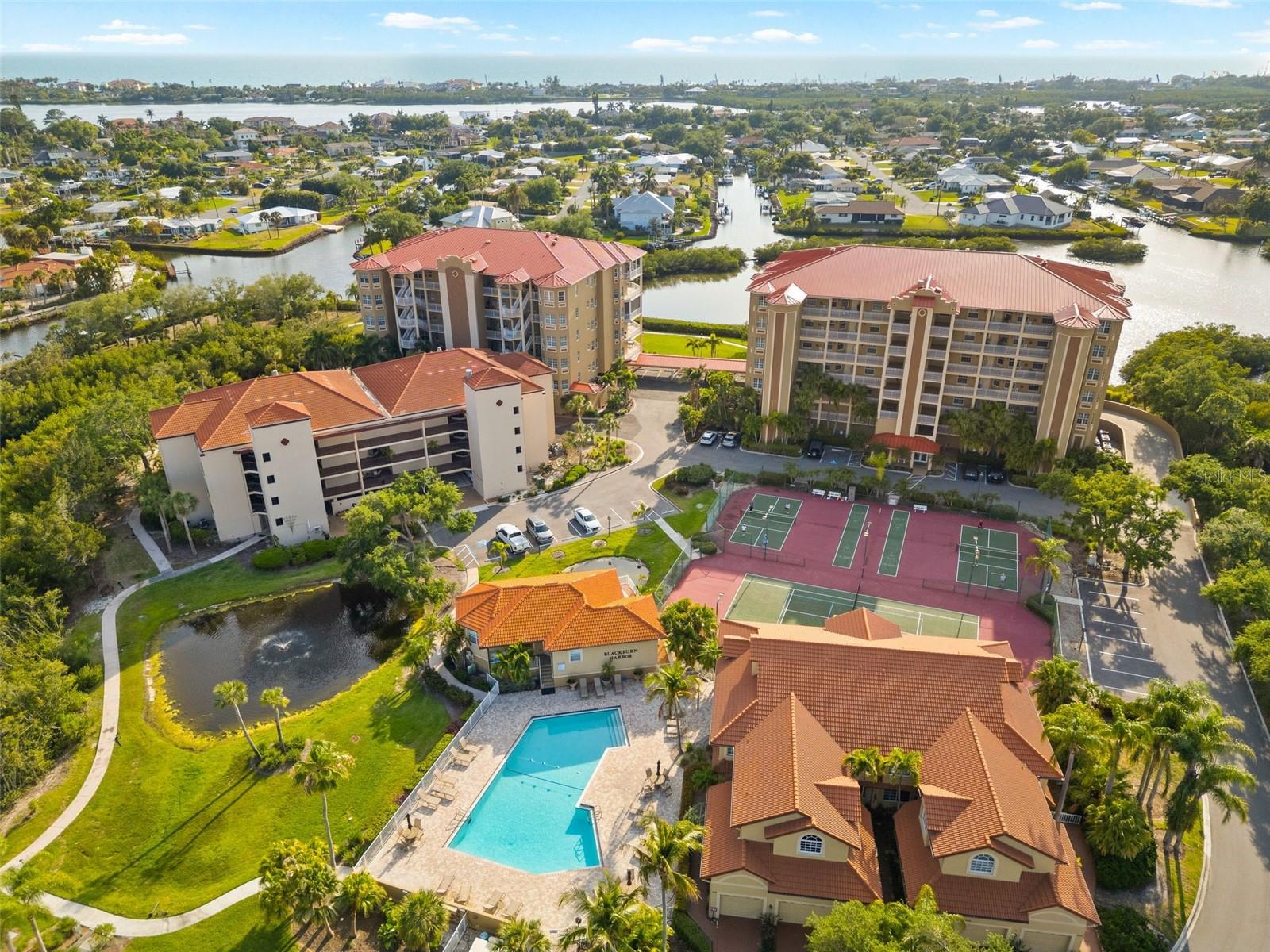 BLACKBURN HARBOR RESIDENCES - Residential