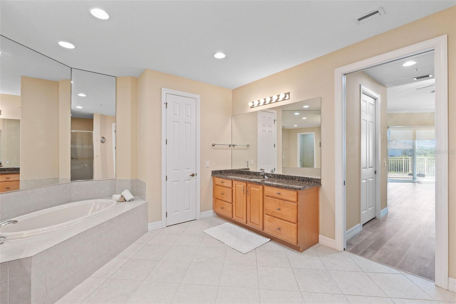 BLACKBURN HARBOR RESIDENCES - Residential