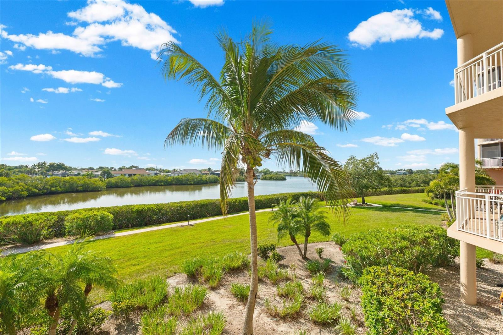 BLACKBURN HARBOR RESIDENCES - Residential