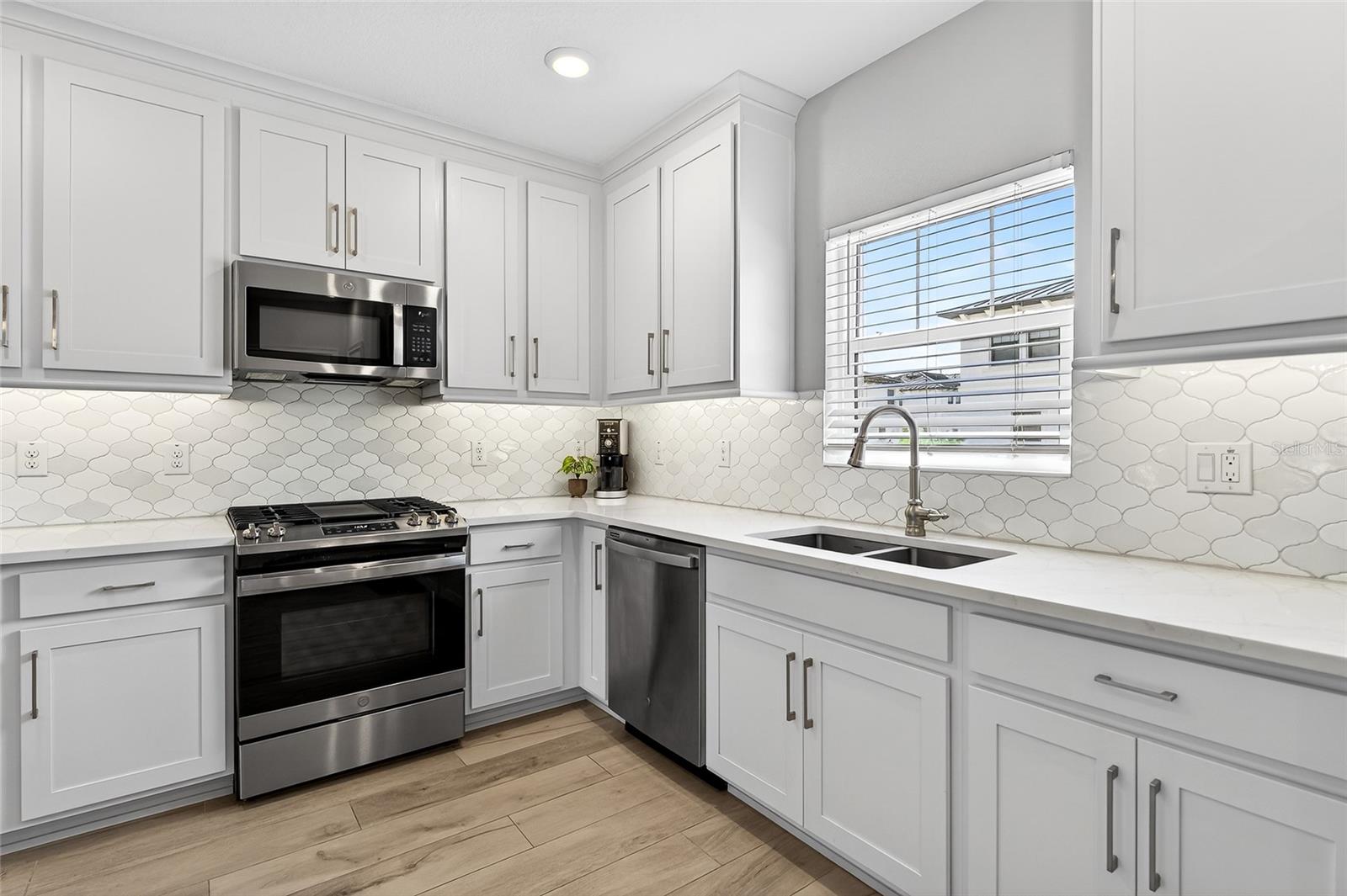 INLET SHORE TWNHMS PH 2A & 2B - Residential