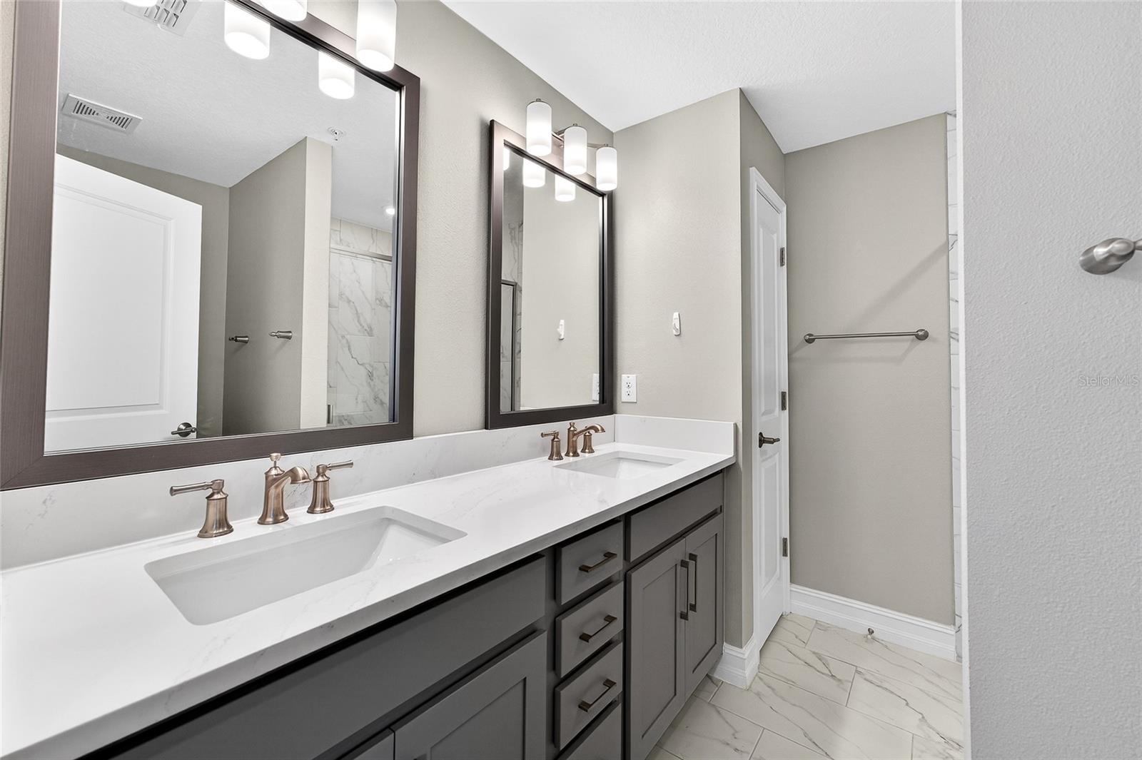 INLET SHORE TWNHMS PH 2A & 2B - Residential