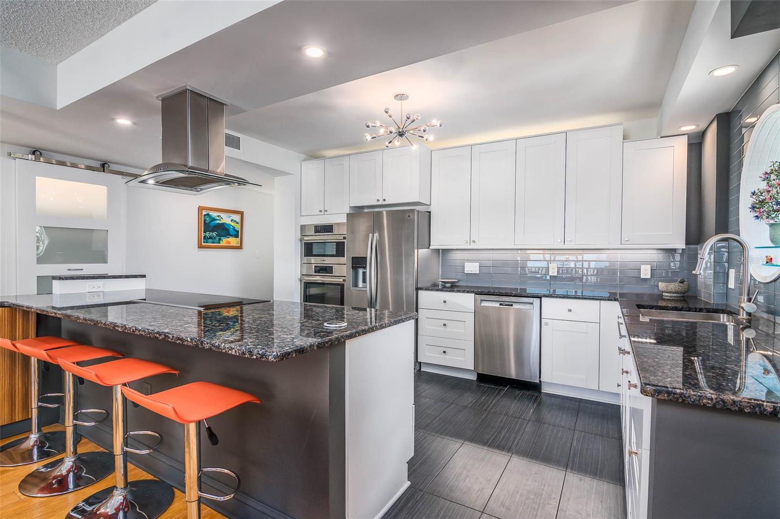 CRANE CLIFF - Residential