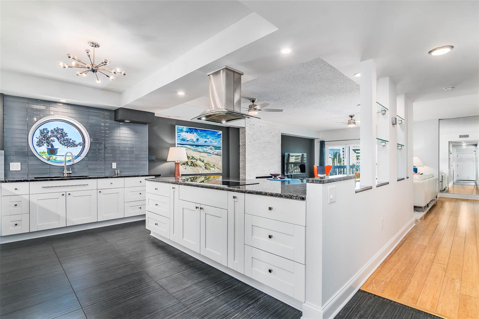 CRANE CLIFF - Residential