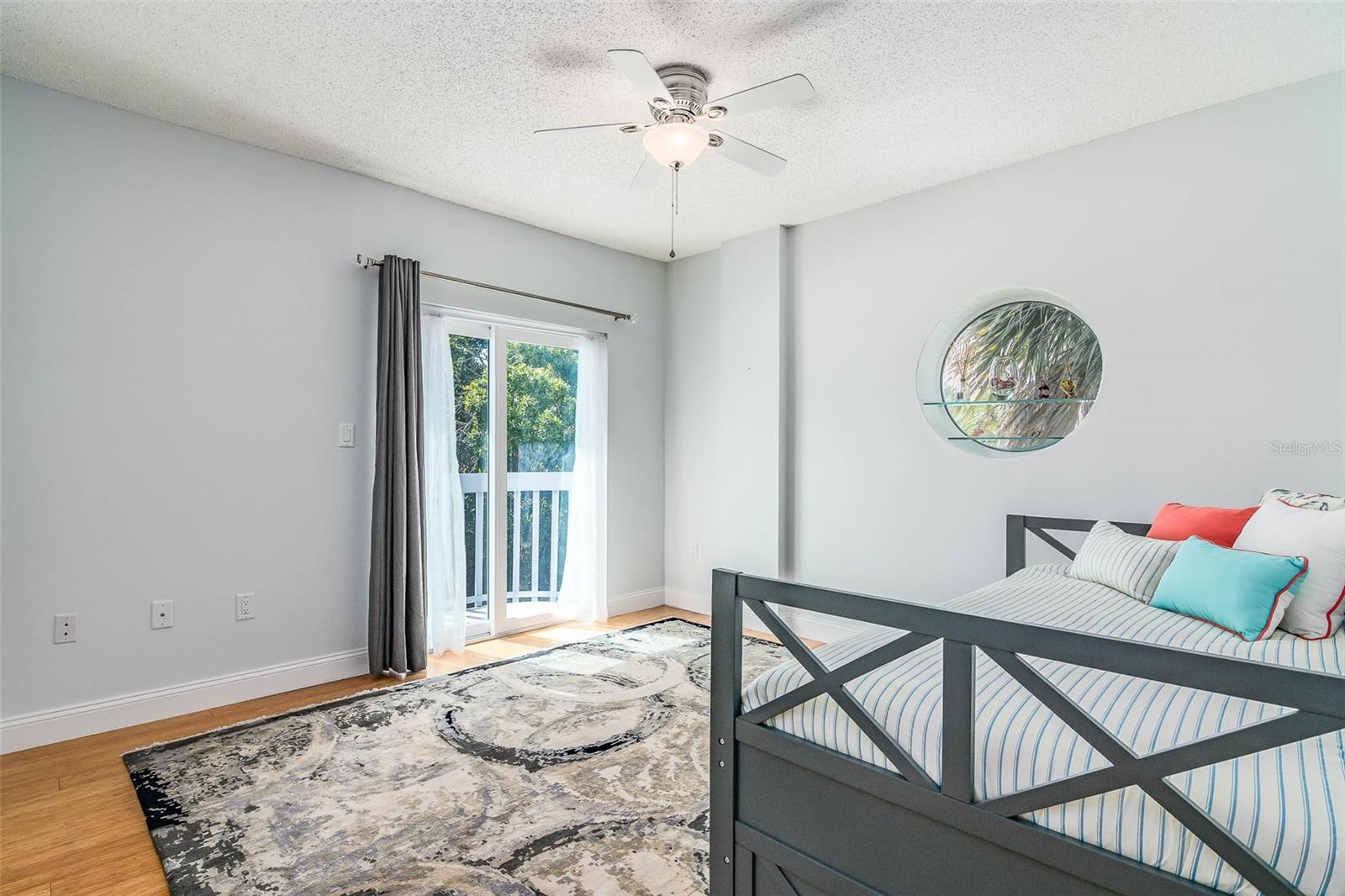 CRANE CLIFF - Residential