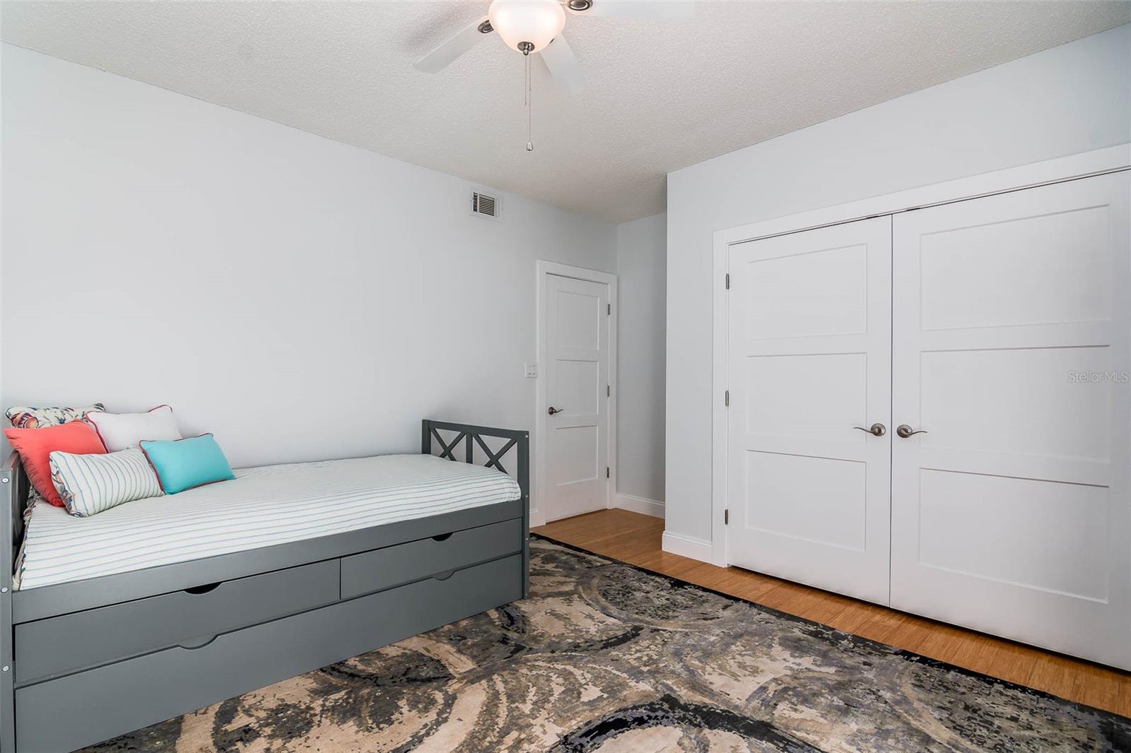 CRANE CLIFF - Residential