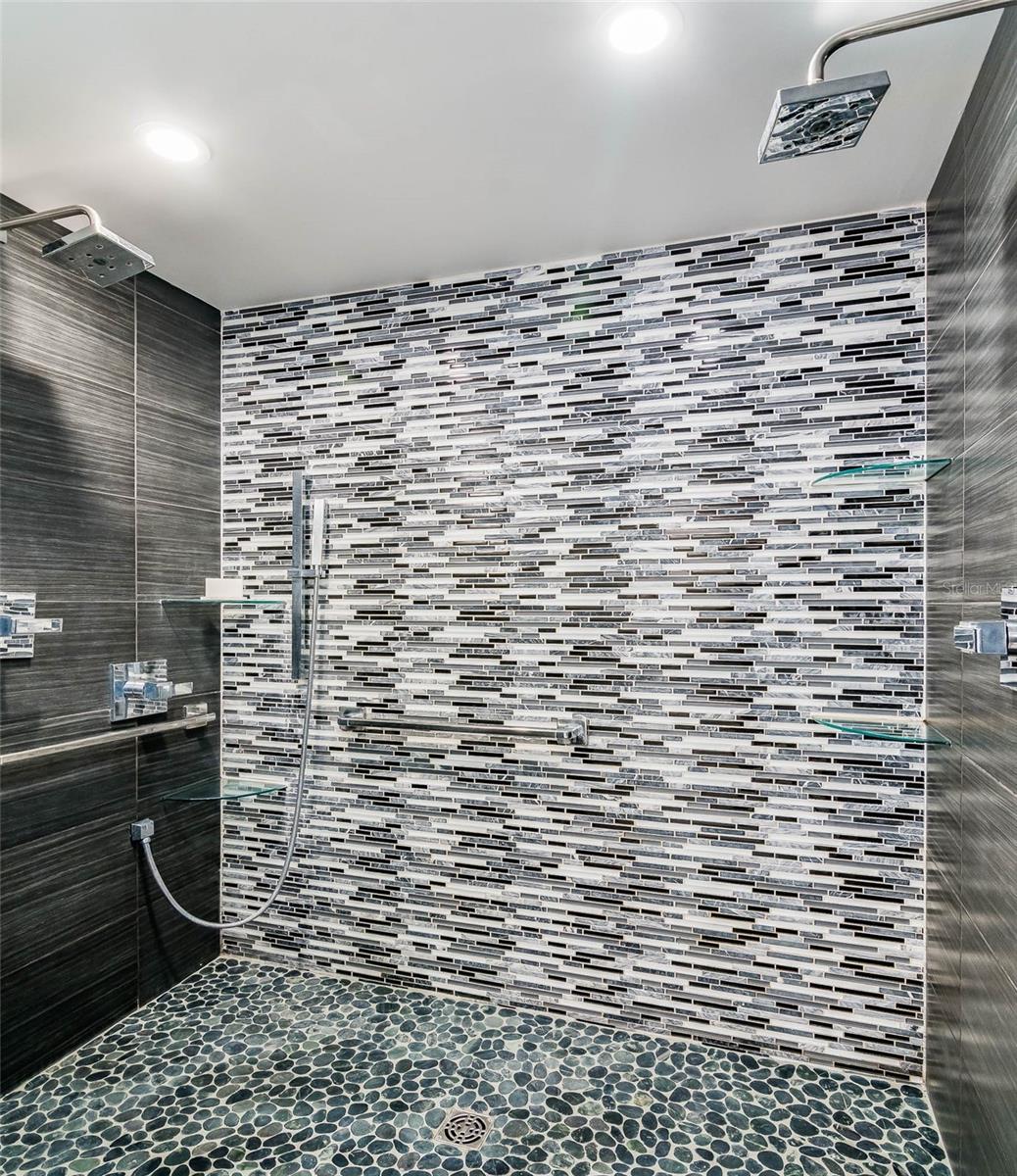 CRANE CLIFF - Residential