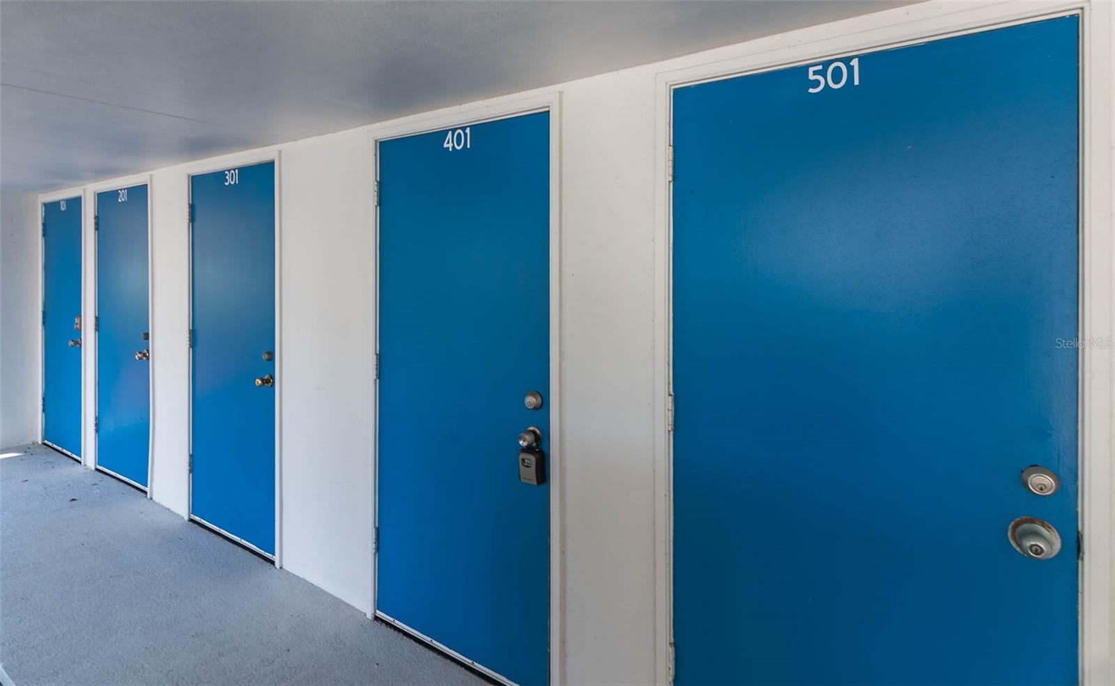 CRANE CLIFF - Residential