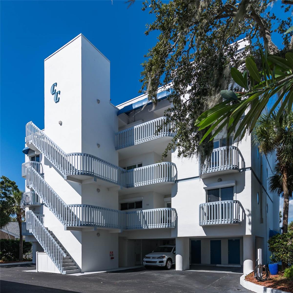 CRANE CLIFF - Residential