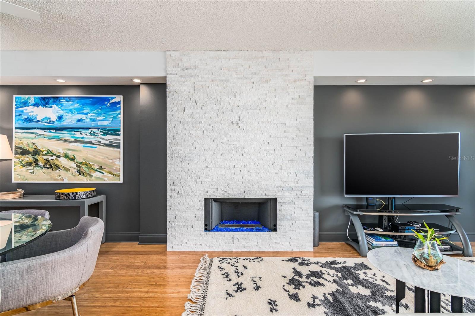 CRANE CLIFF - Residential