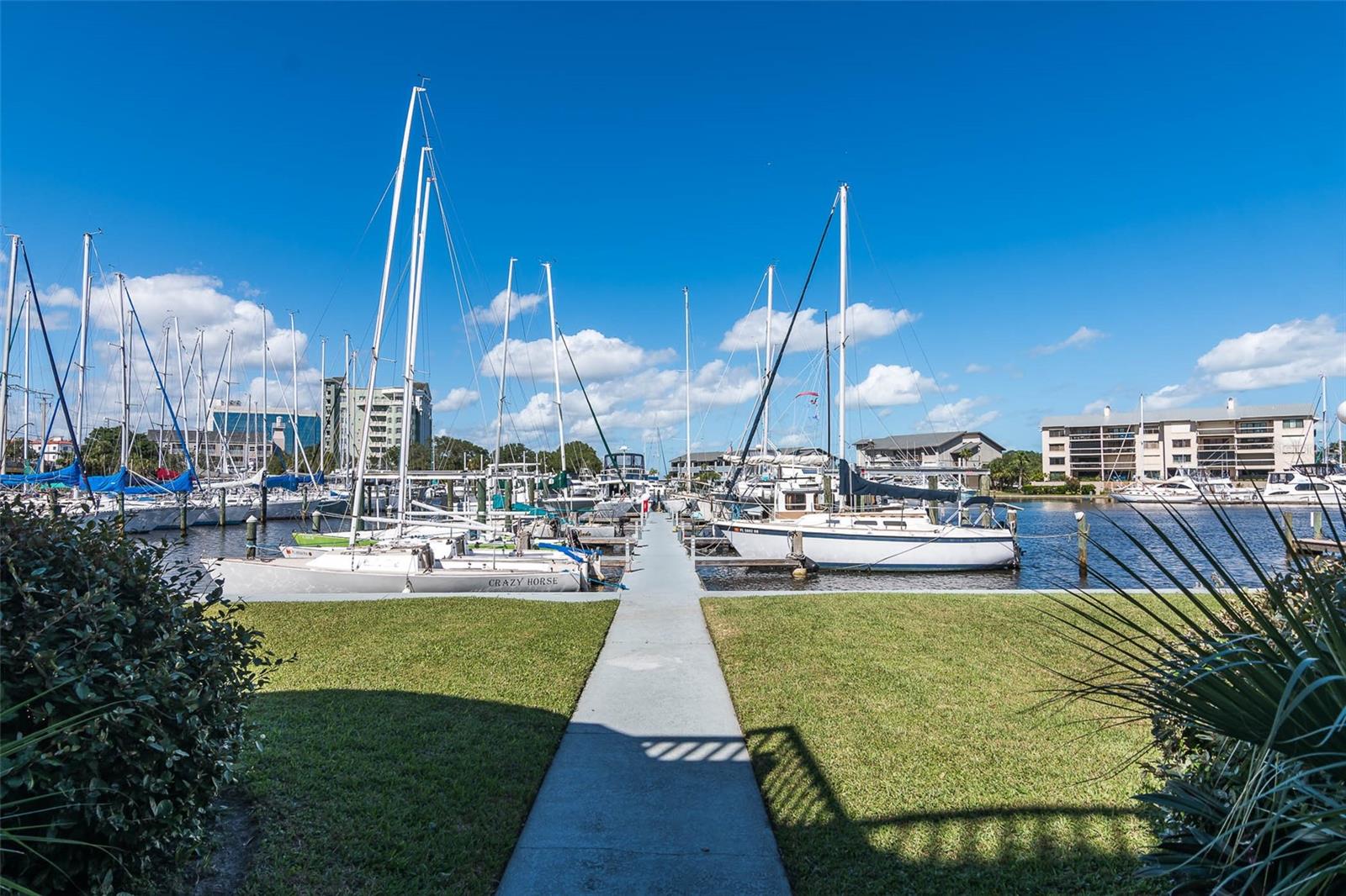 CRANE CLIFF - Residential