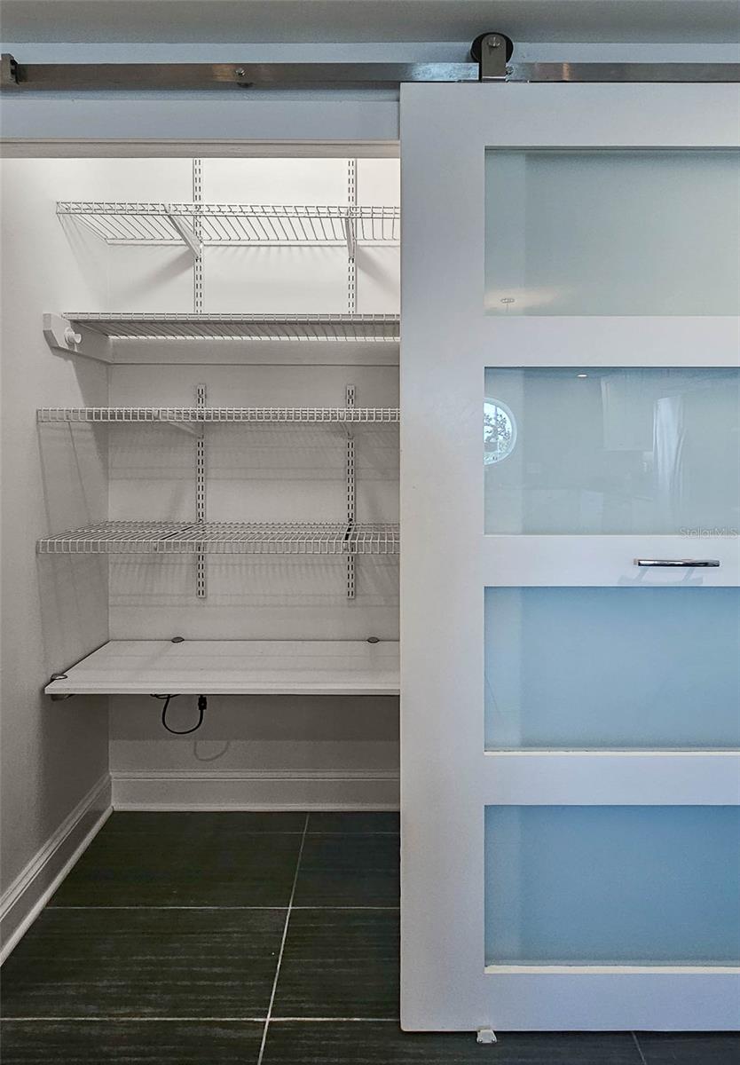 CRANE CLIFF - Residential