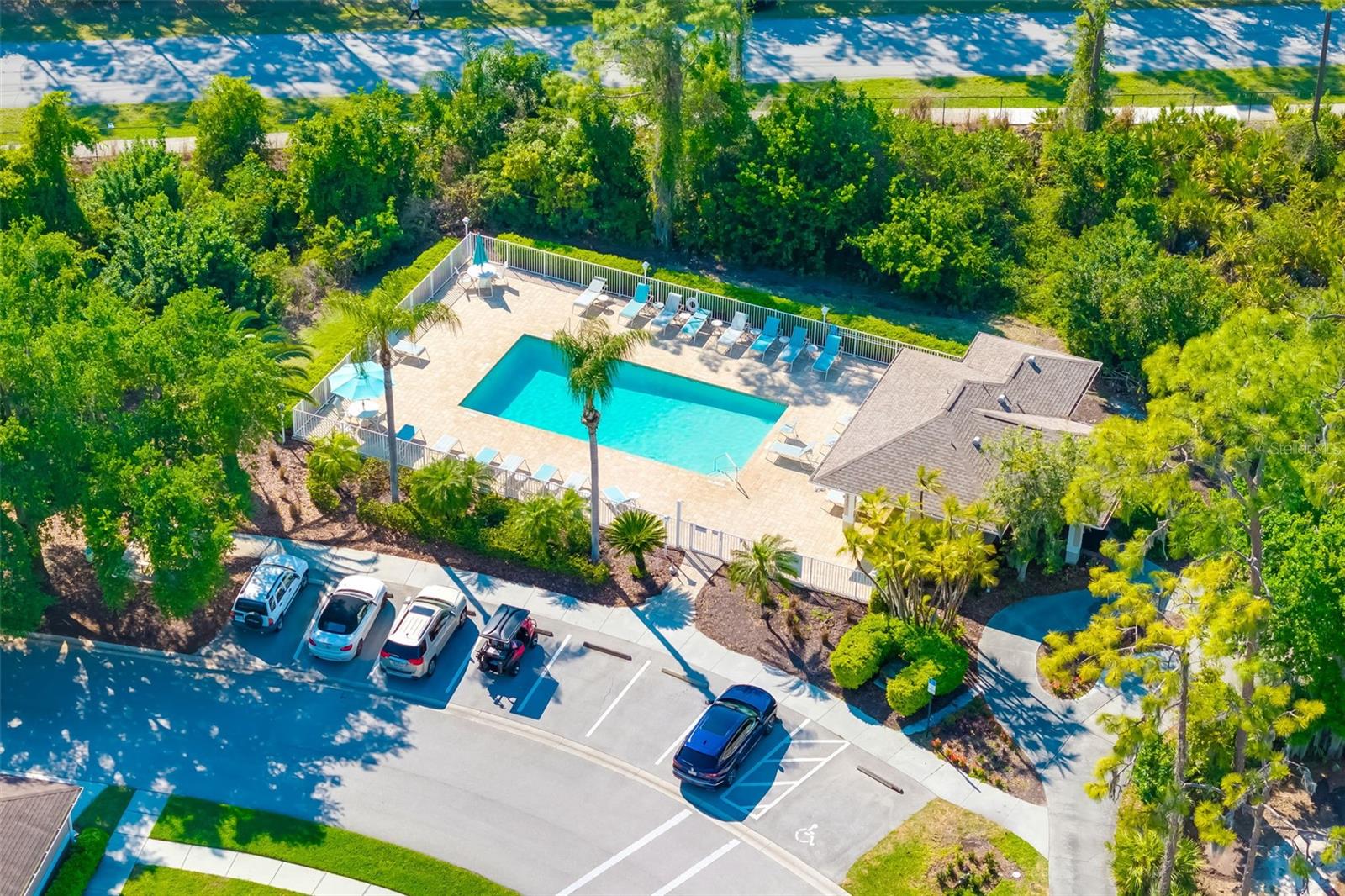 HERITAGE OAKS GOLF & COUNTRY CLUB - Residential