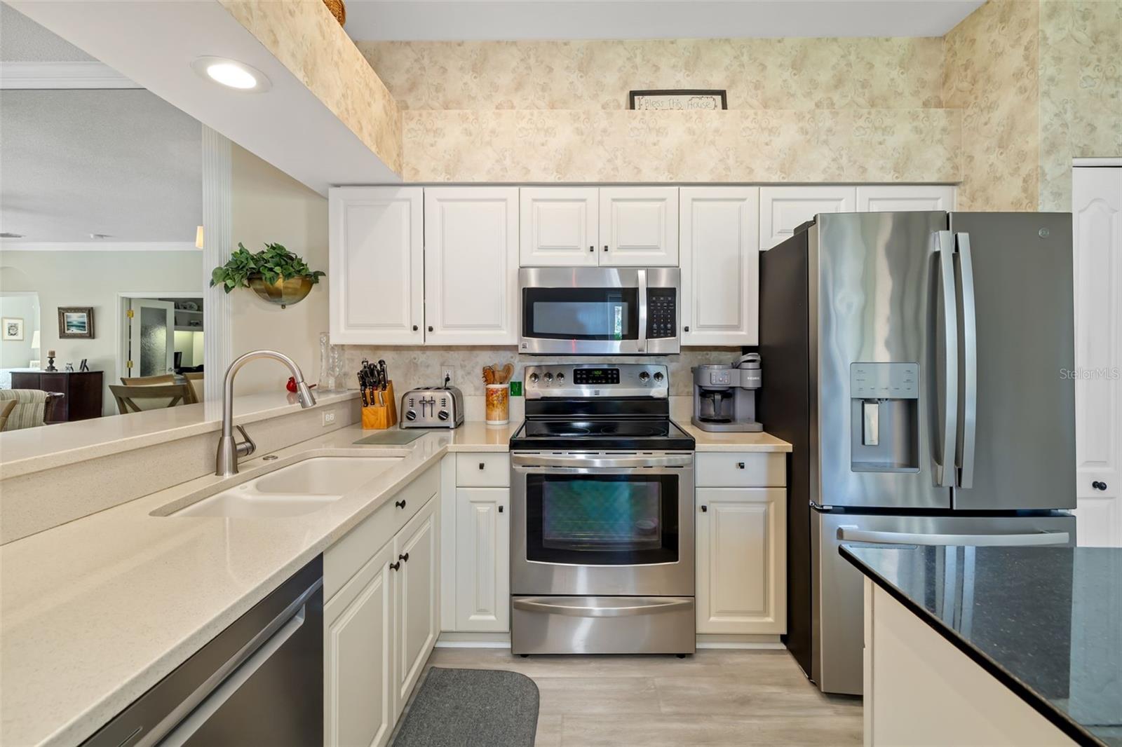 HERITAGE OAKS GOLF & COUNTRY CLUB - Residential