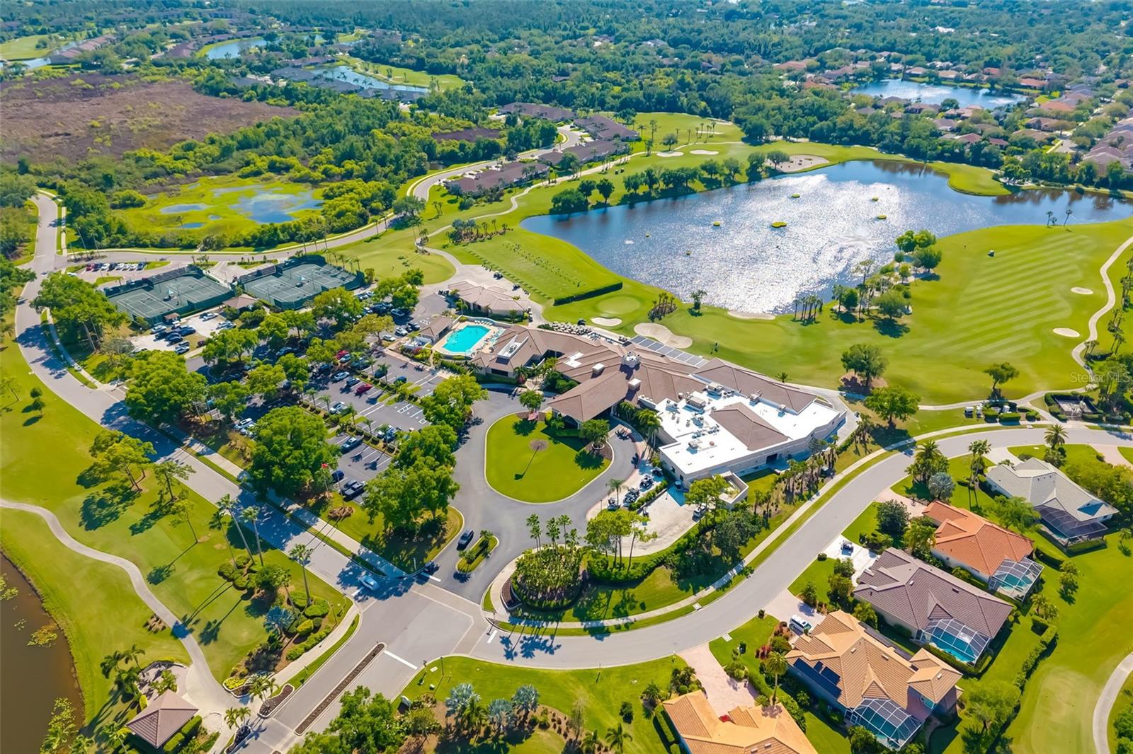 HERITAGE OAKS GOLF & COUNTRY CLUB - Residential