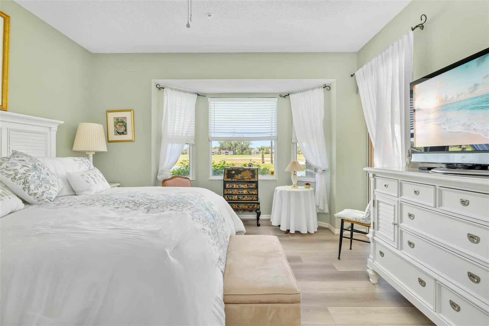 HERITAGE OAKS GOLF & COUNTRY CLUB - Residential