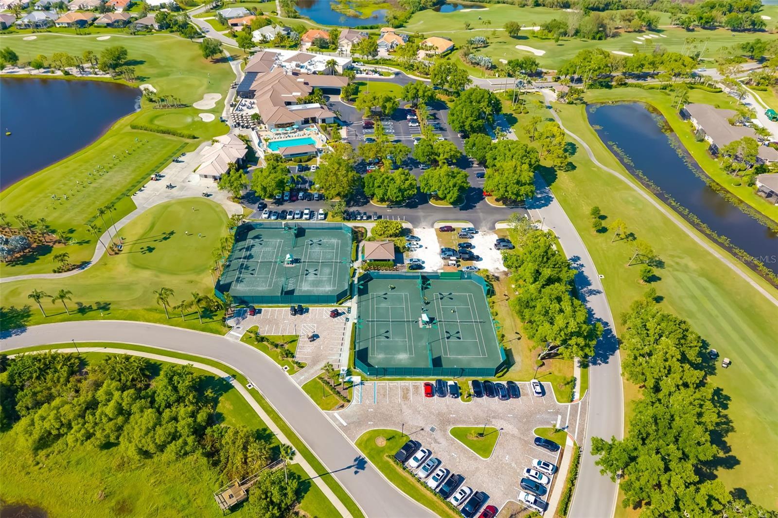 HERITAGE OAKS GOLF & COUNTRY CLUB - Residential