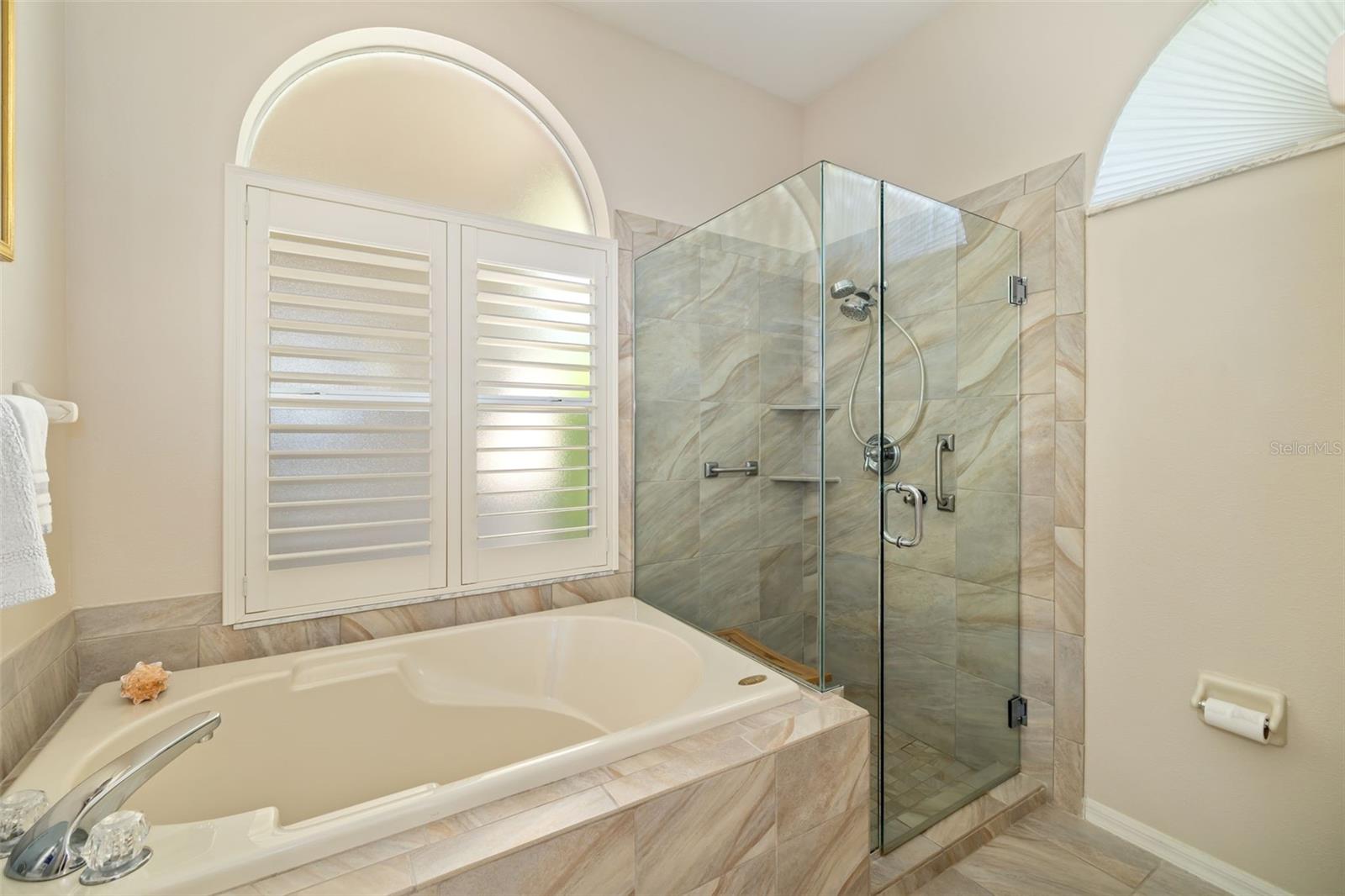 HERITAGE OAKS GOLF & COUNTRY CLUB - Residential