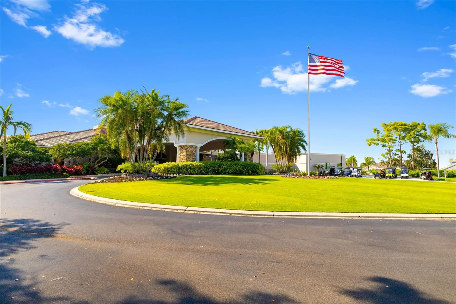 HERITAGE OAKS GOLF & COUNTRY CLUB - Residential