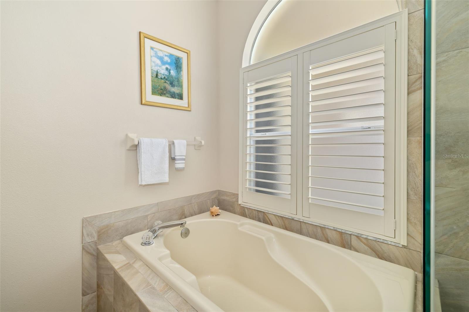 HERITAGE OAKS GOLF & COUNTRY CLUB - Residential