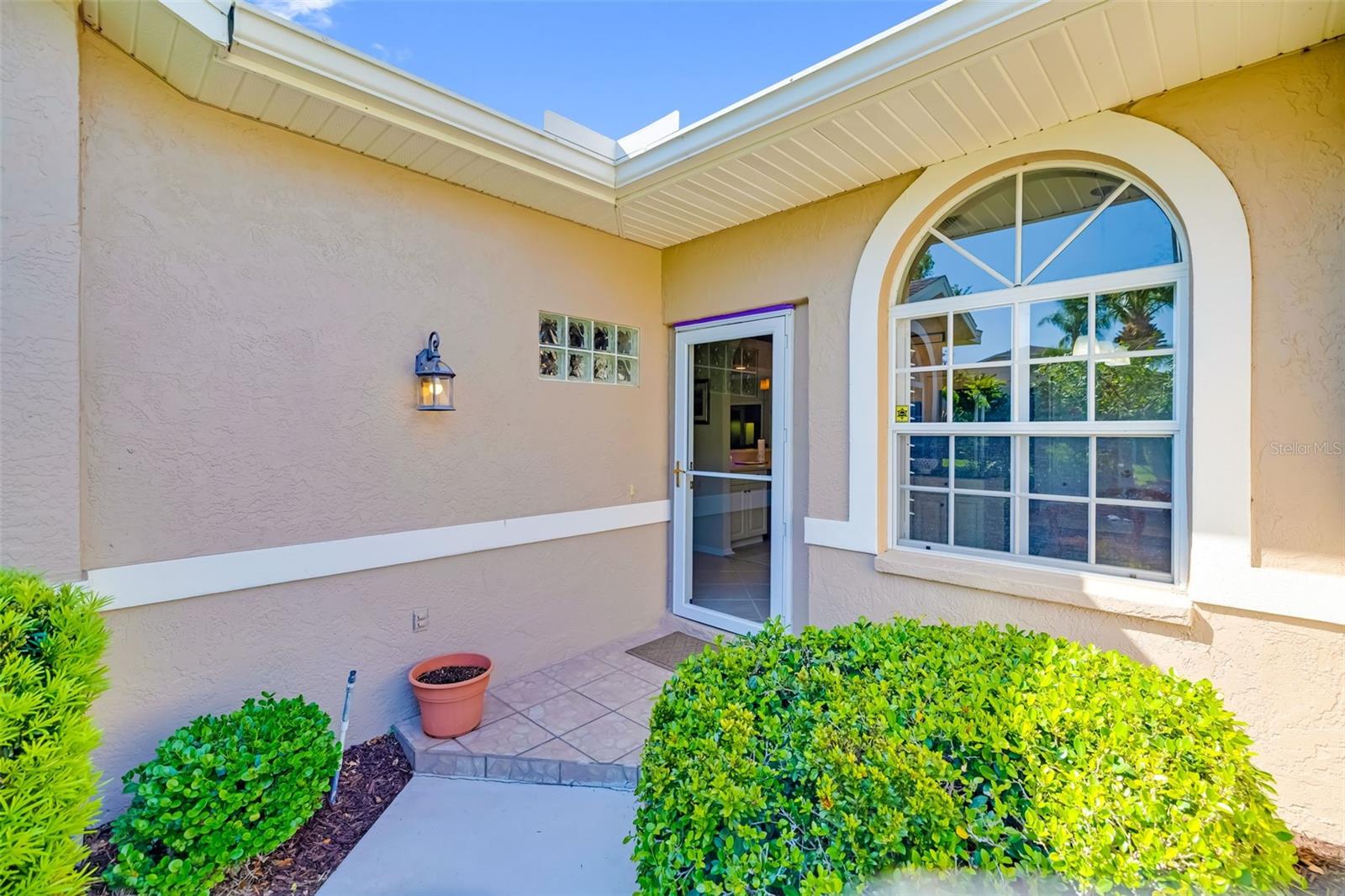 HERITAGE OAKS GOLF & COUNTRY CLUB - Residential