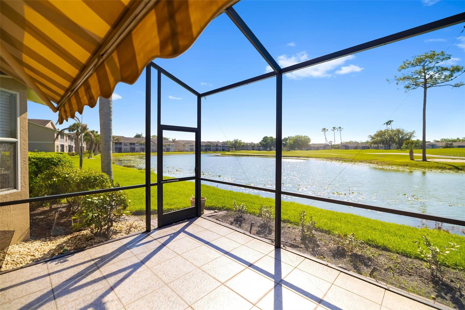 HERITAGE OAKS GOLF & COUNTRY CLUB - Residential