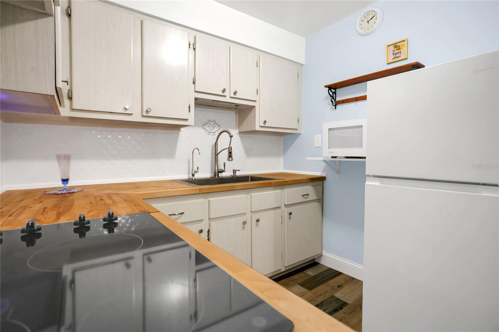 MERRITT ISLAND CO-OP APARTMENTS - Residential