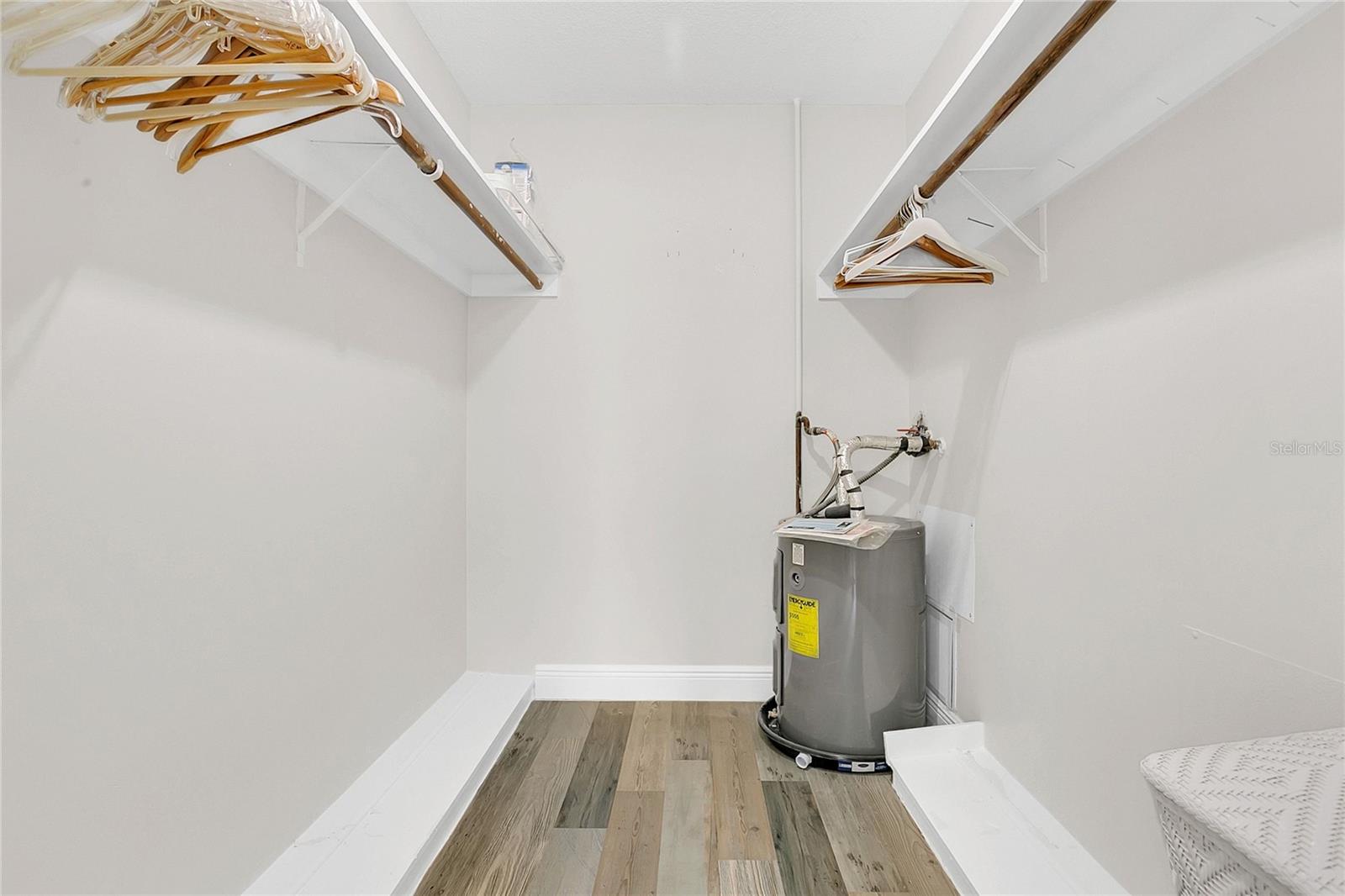 MERRITT ISLAND CO-OP APARTMENTS - Residential