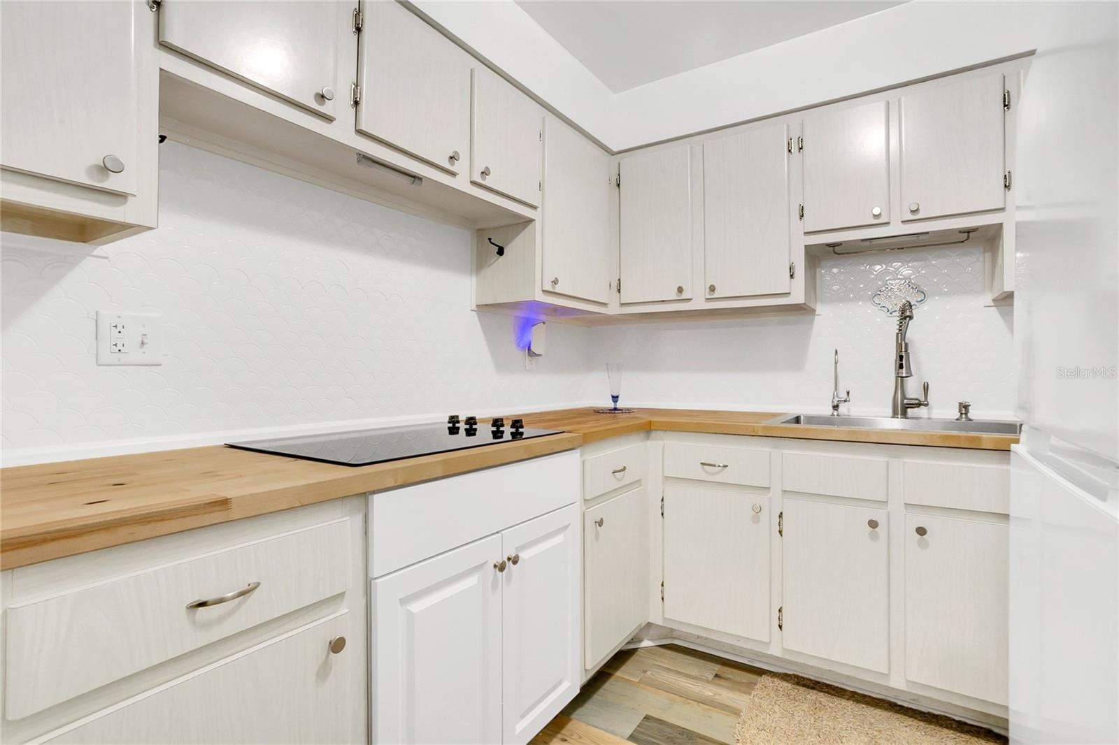 MERRITT ISLAND CO-OP APARTMENTS - Residential