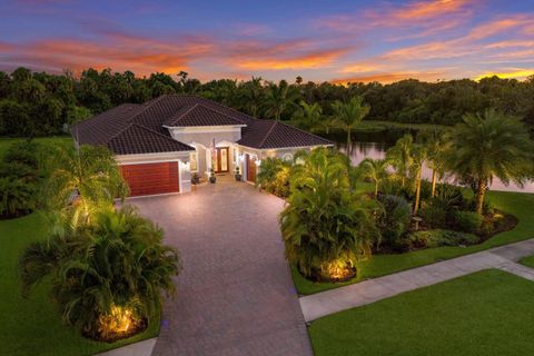 A home in PARRISH