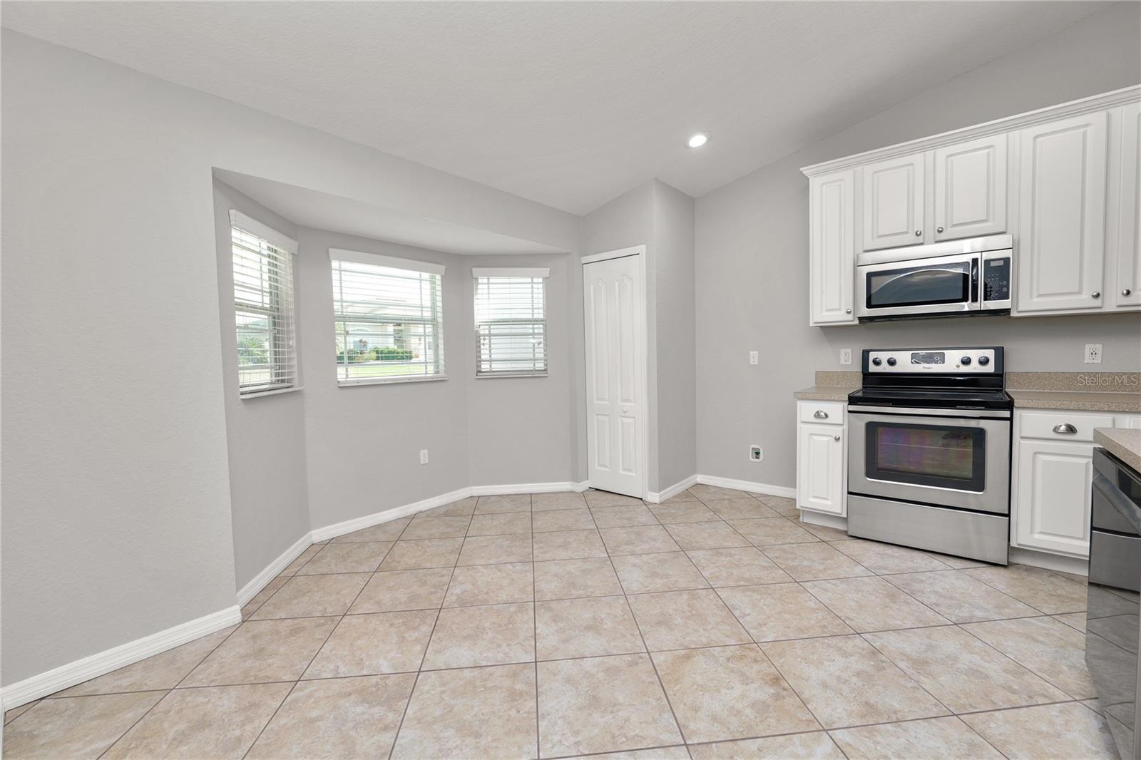 OAKFORD ESTATES - Residential Lease