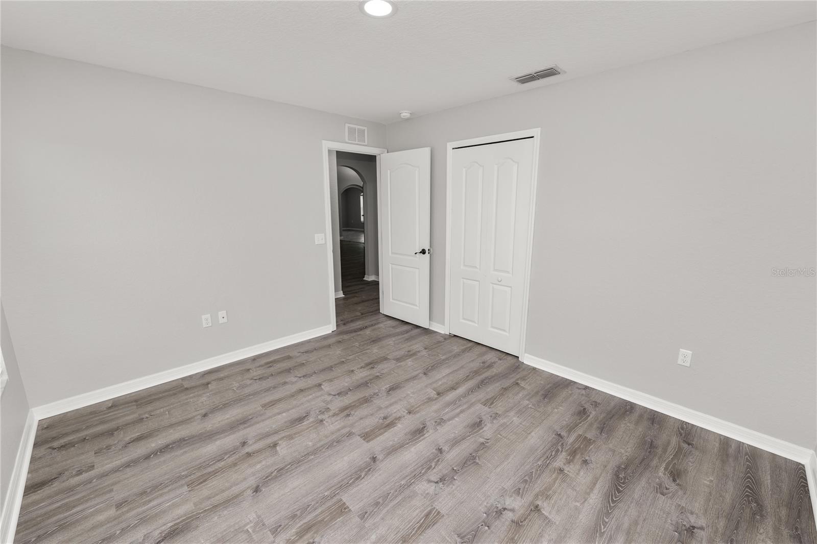 OAKFORD ESTATES - Residential Lease