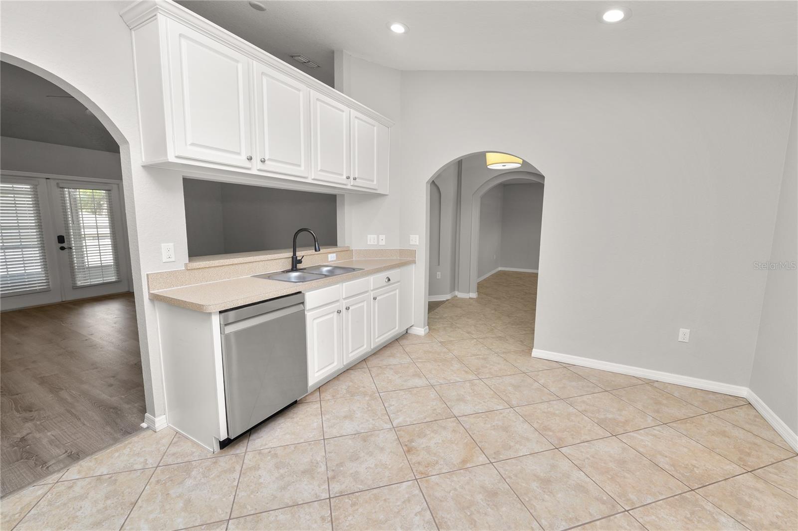 OAKFORD ESTATES - Residential Lease