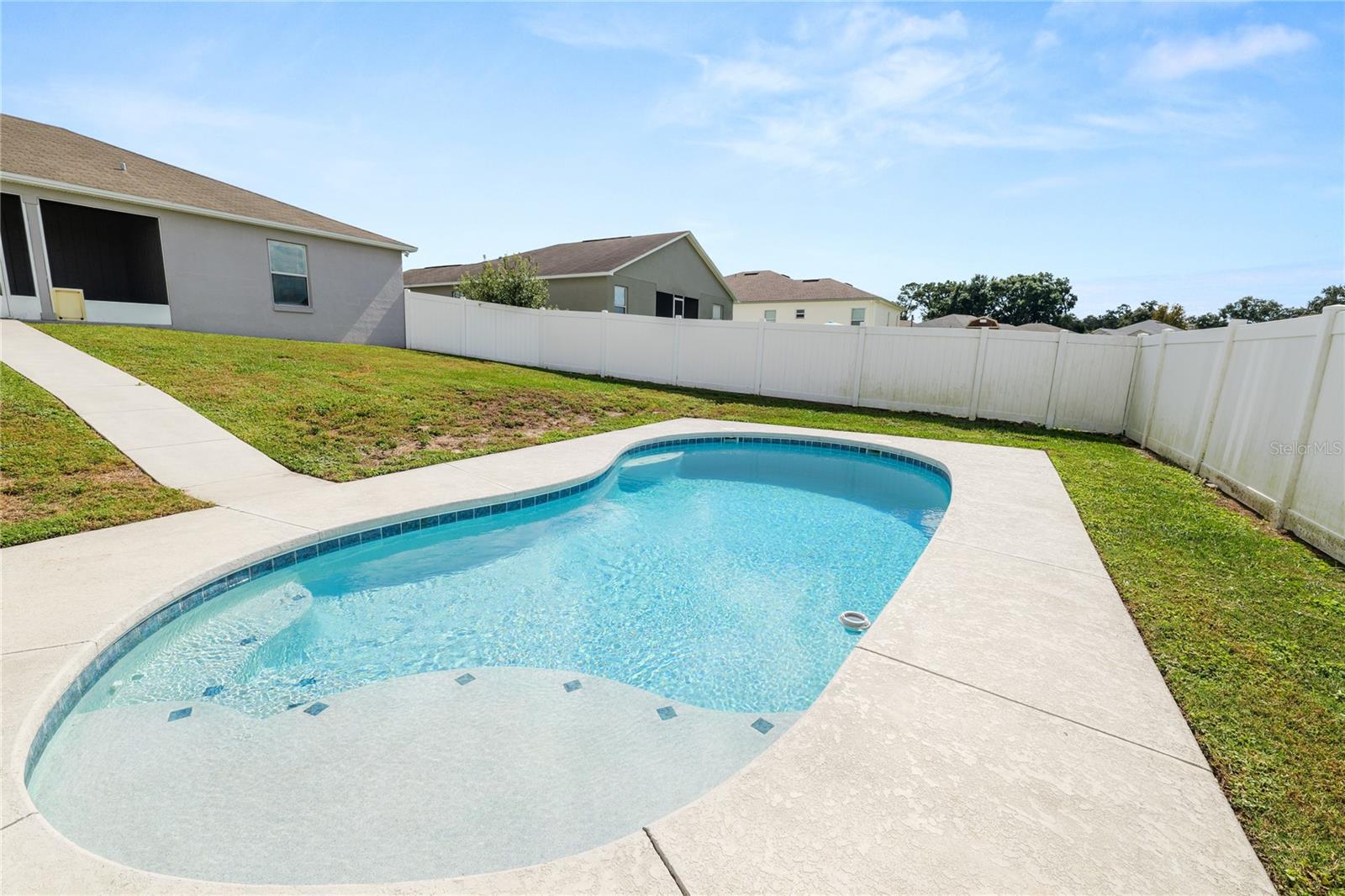 OAKFORD ESTATES - Residential Lease