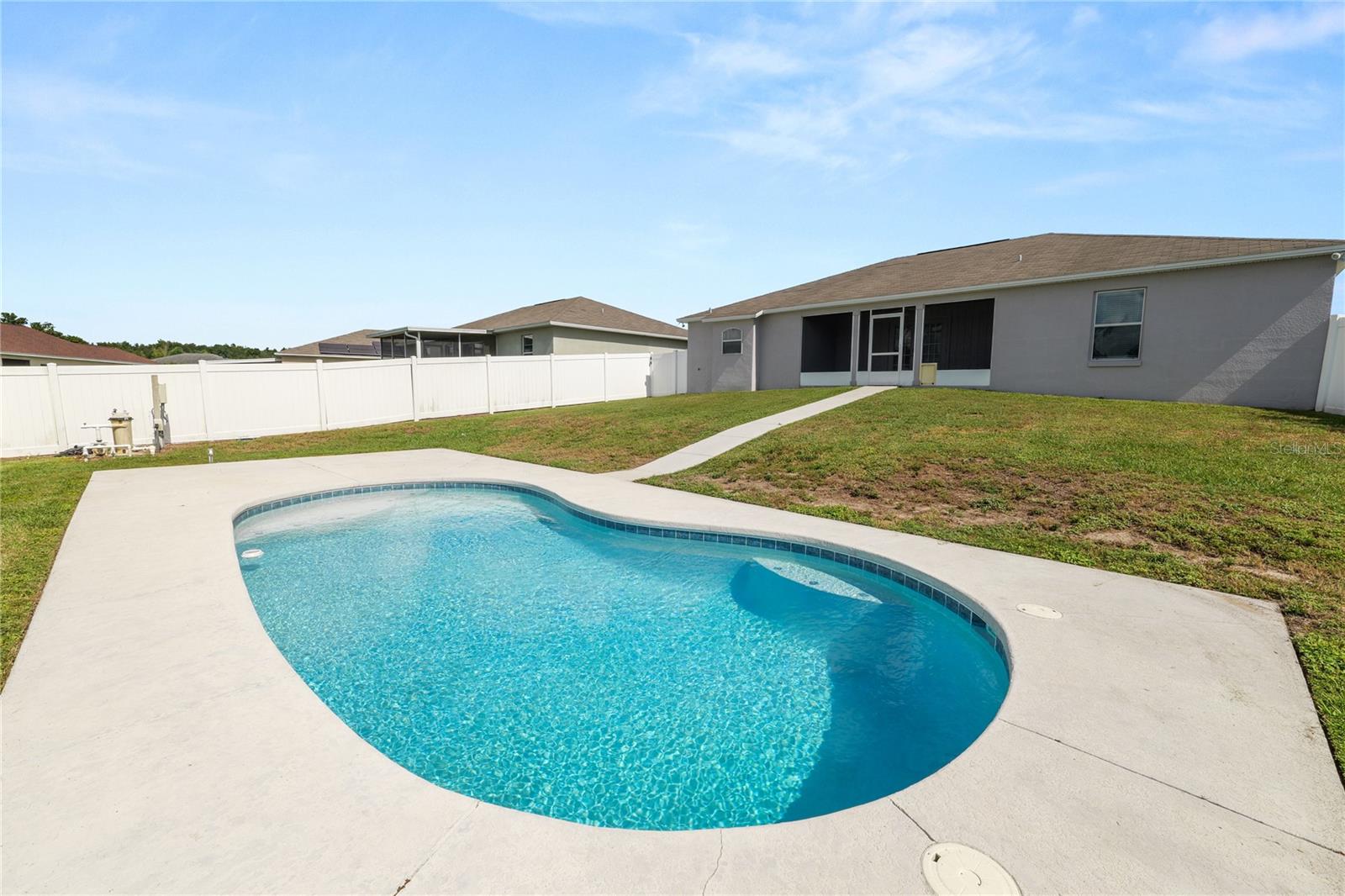 OAKFORD ESTATES - Residential Lease