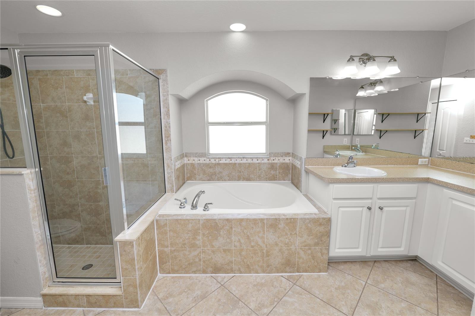 OAKFORD ESTATES - Residential Lease