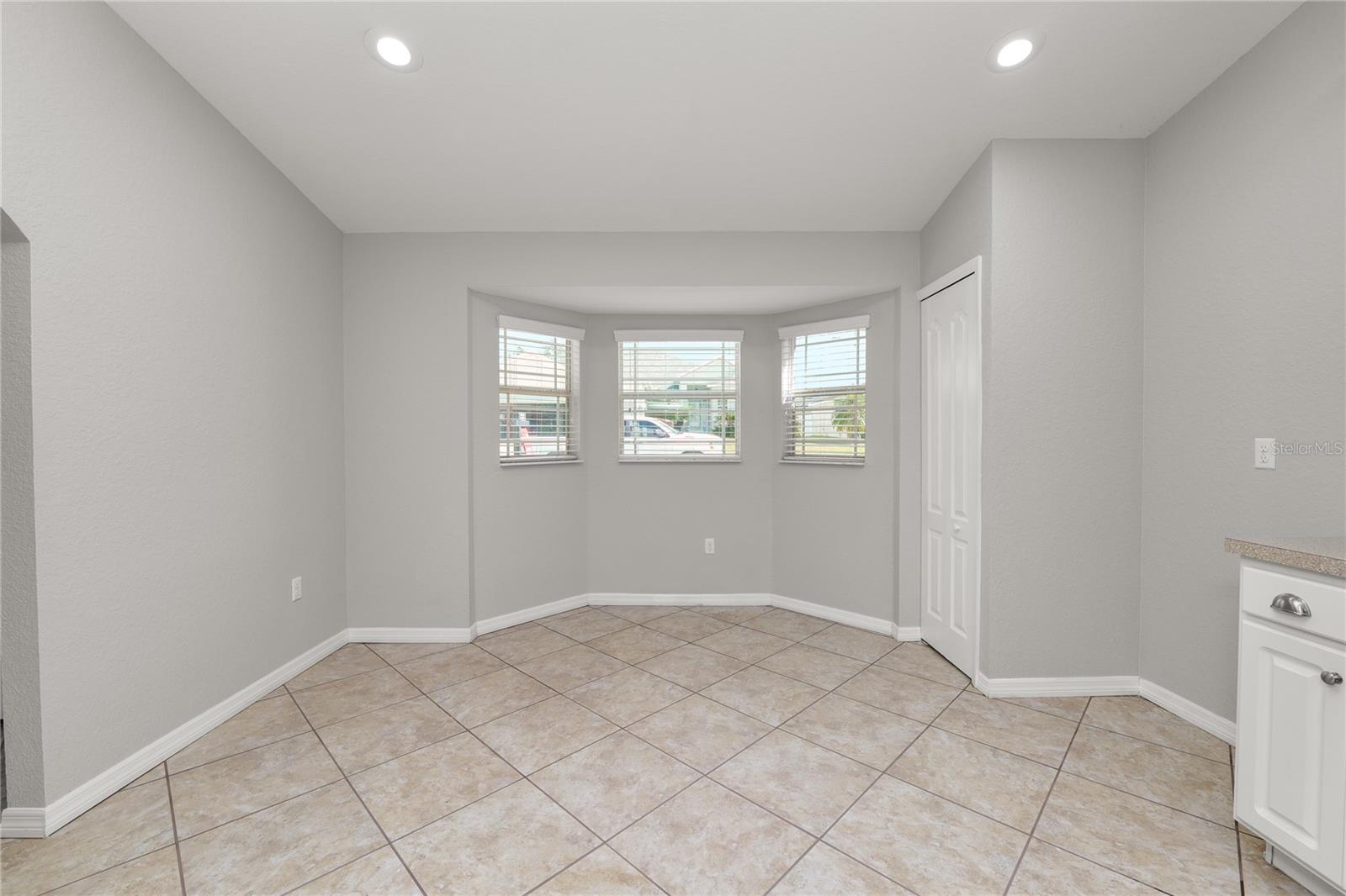 OAKFORD ESTATES - Residential Lease