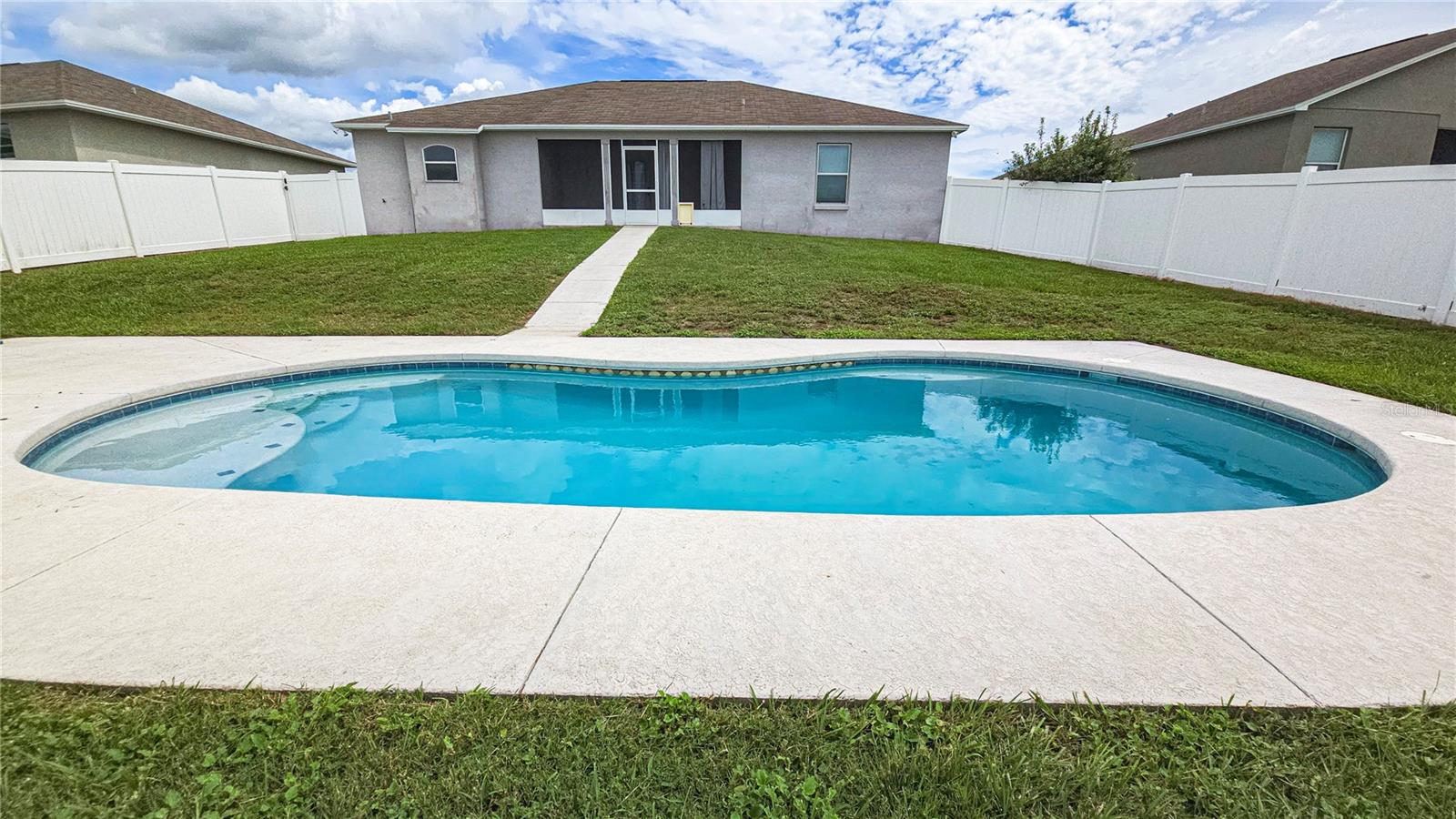 OAKFORD ESTATES - Residential Lease