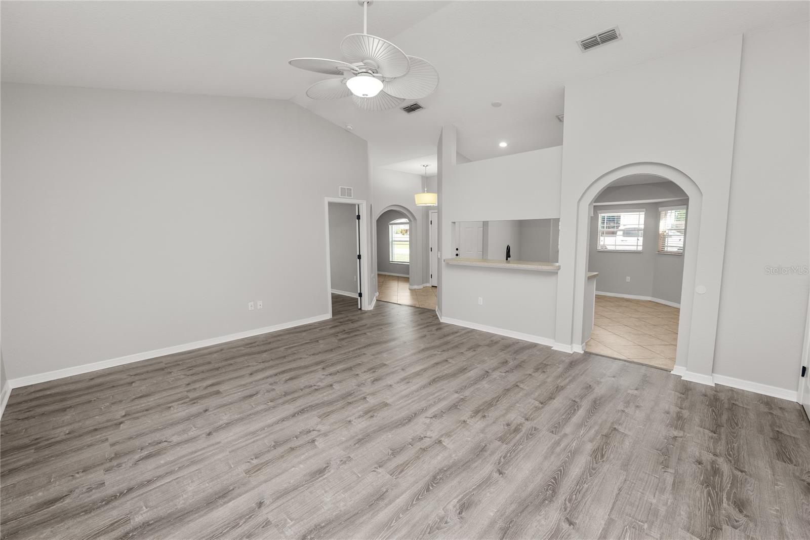 OAKFORD ESTATES - Residential Lease