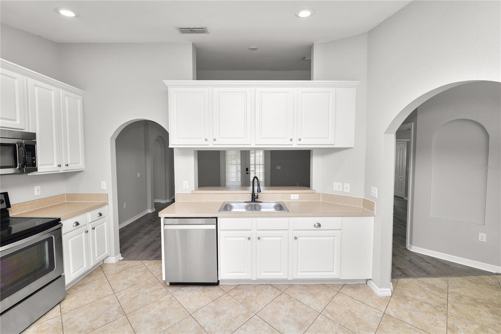 OAKFORD ESTATES - Residential Lease