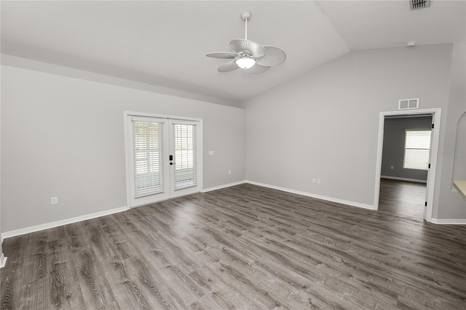 OAKFORD ESTATES - Residential Lease