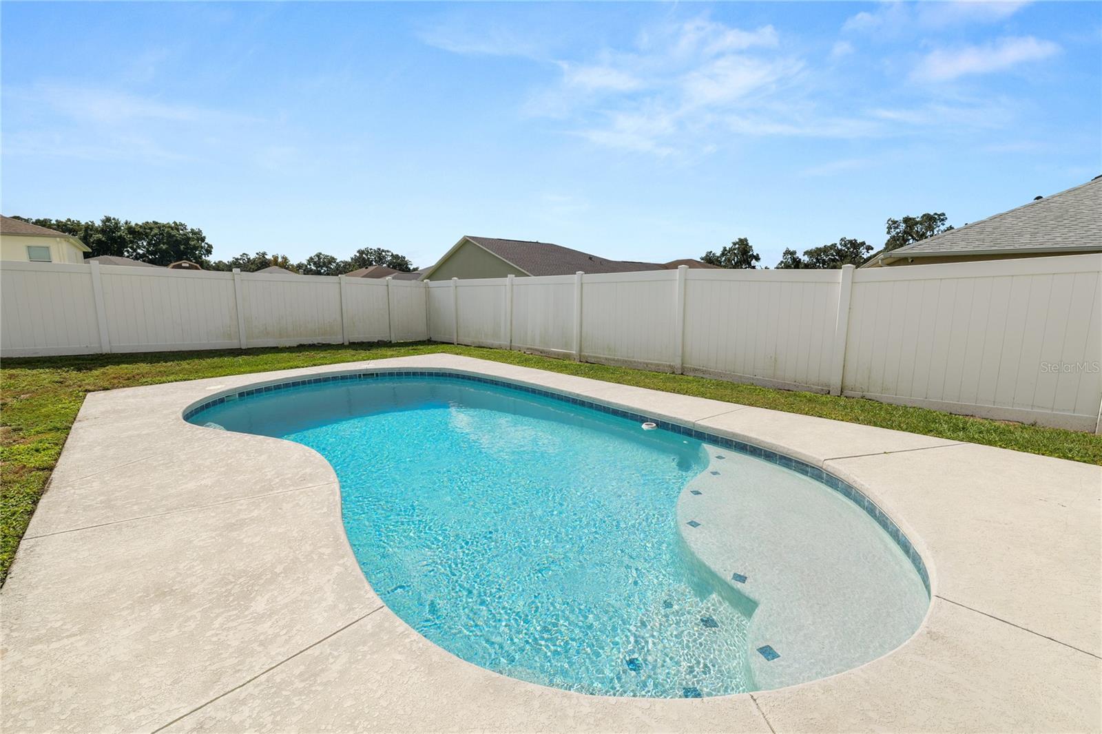 OAKFORD ESTATES - Residential Lease