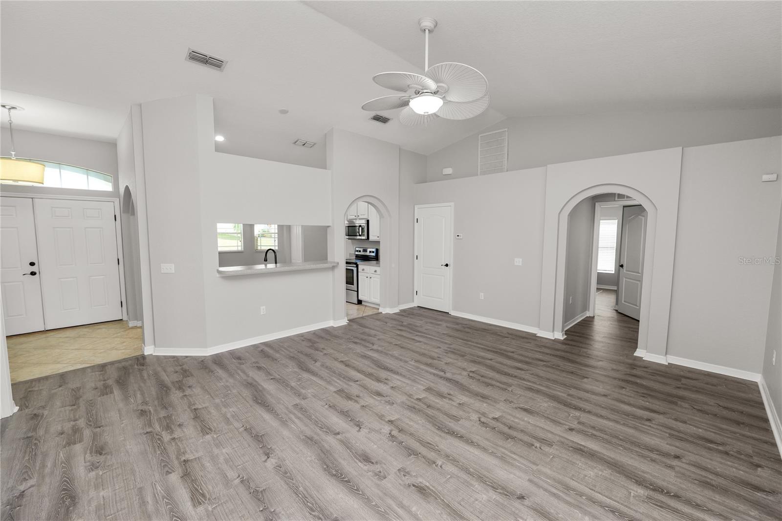 OAKFORD ESTATES - Residential Lease