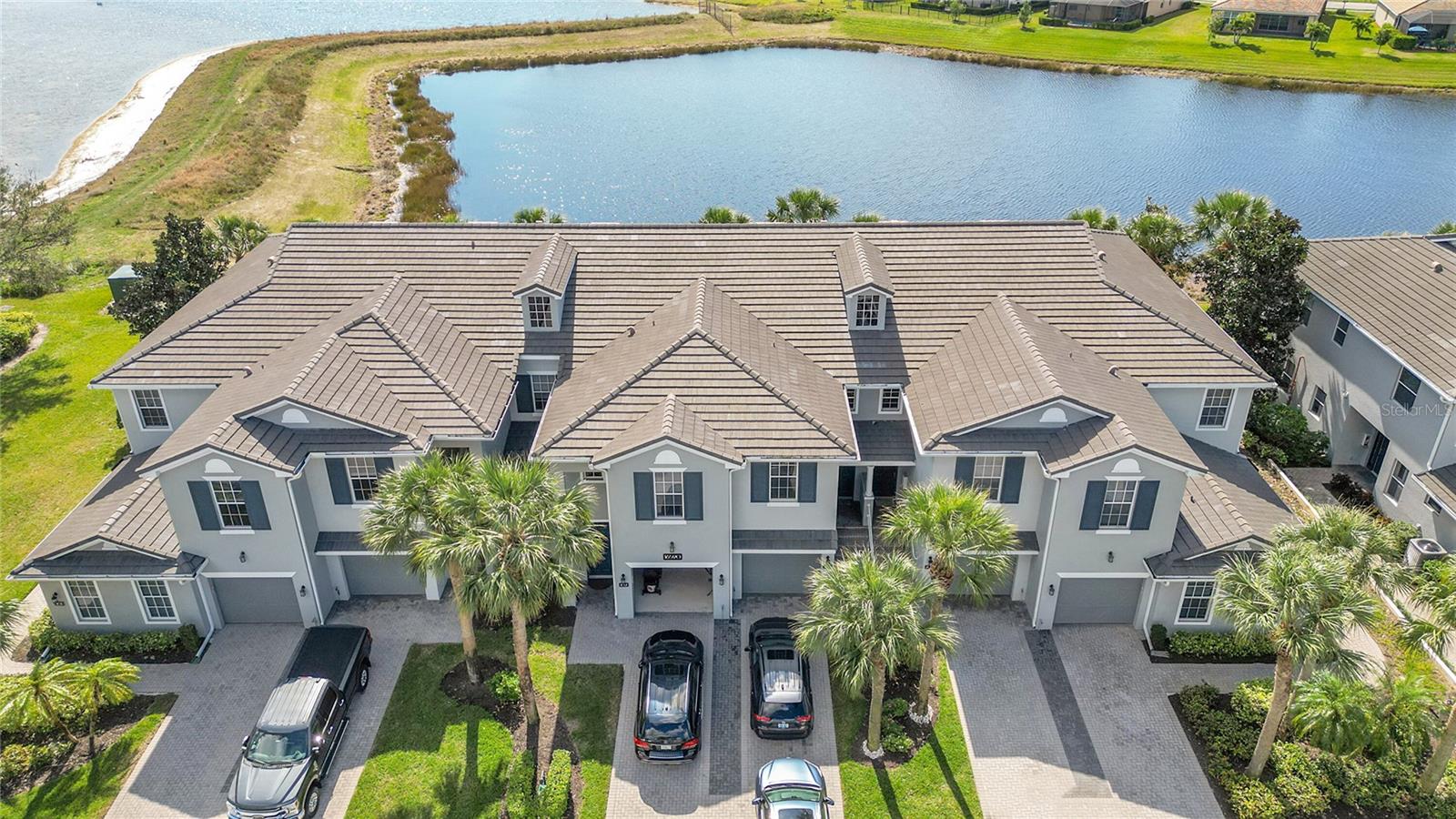 ASHTON OAKS/RIVER HALL - Residential