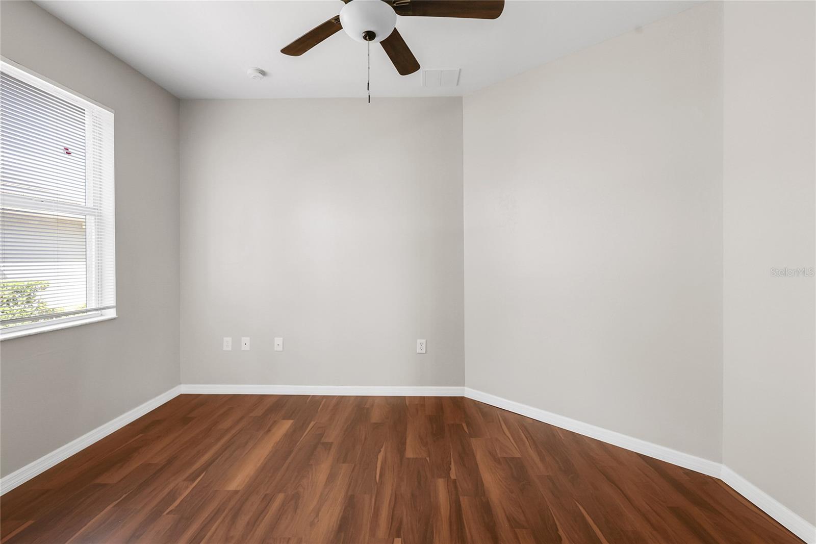 ASHTON OAKS/RIVER HALL - Residential