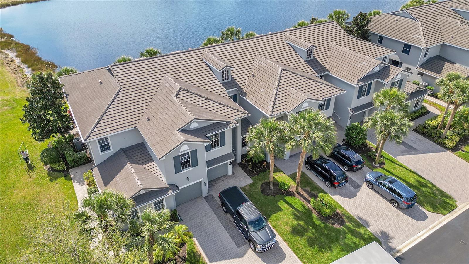 ASHTON OAKS/RIVER HALL - Residential