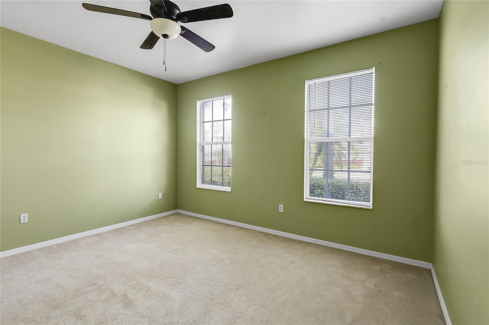 ASHTON OAKS/RIVER HALL - Residential